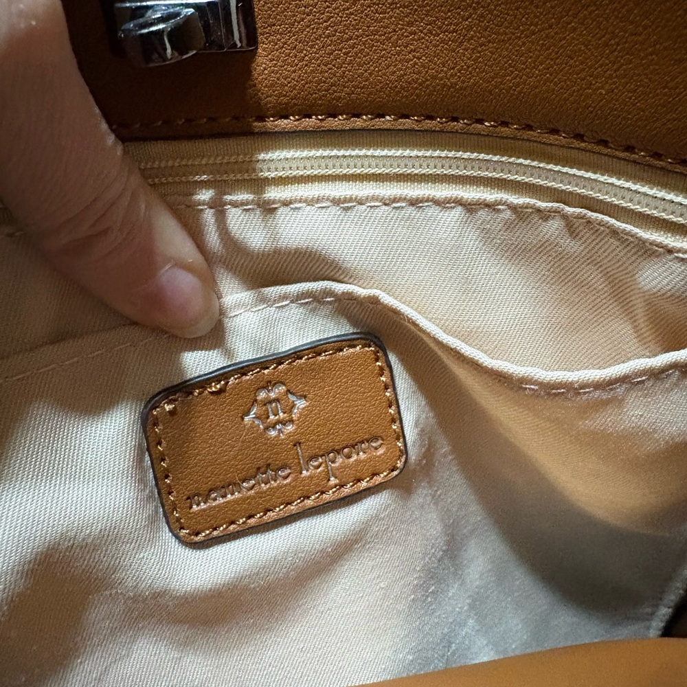 NWT Nanette Lepore Nicola Bucket Crossbody - Picture 4 of 6